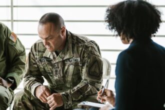 découvrez des stratégies et des ressources essentielles pour la récupération après un traumatisme. apprenez à surmonter les effets émotionnels et psychologiques avec nos conseils pratiques et un soutien expert.