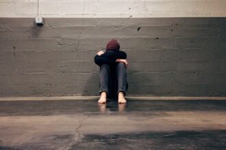découvrez des stratégies efficaces pour la réduction de l'anxiété et retrouvez sérénité et équilibre. apprenez des techniques de gestion du stress et améliorez votre bien-être mental.
