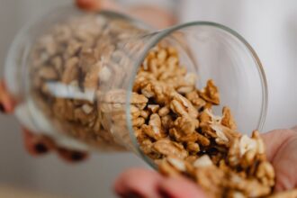 découvrez comment une alimentation anti-inflammatoire peut améliorer votre santé, réduire l'inflammation et renforcer votre bien-être général grâce à des choix alimentaires judicieux et naturels.