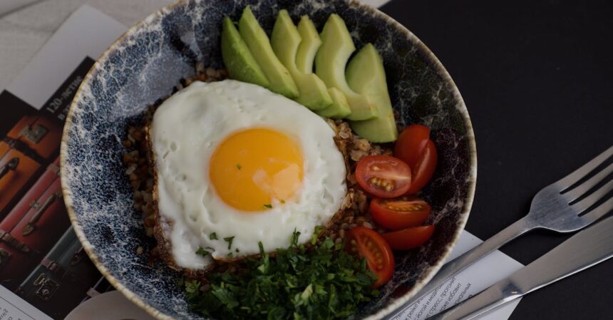 découvrez les régimes riches en protéines, idéaux pour optimiser votre santé, augmenter votre masse musculaire et améliorer votre bien-être général. apprenez à intégrer efficacement les protéines dans votre alimentation quotidienne pour atteindre vos objectifs fitness.