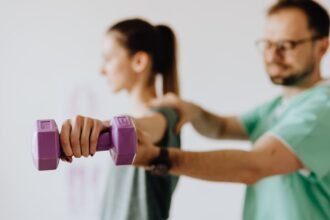 découvrez des techniques de réhabilitation physique efficaces pour retrouver votre mobilité et améliorer votre bien-être. nos programmes personnalisés vous accompagnent dans votre processus de guérison.