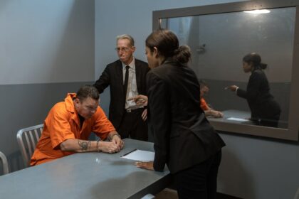 découvrez les dynamiques de pouvoir, un concept essentiel pour comprendre les relations sociales, politiques et organisationnelles. explorez comment le pouvoir se manifeste, se distribue et influence les interactions entre individus et groupes.