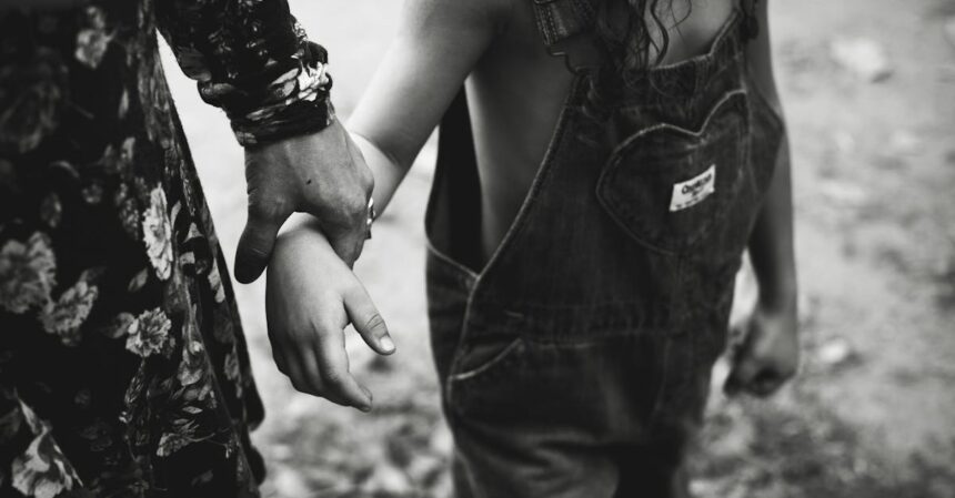 découvrez les relations fusionnelles : une exploration des dynamiques intenses et des connexions profondes entre partenaires. apprenez comment ces liens peuvent évoluer, les défis qu'ils posent et les secrets pour créer un équilibre sain dans vos relations.