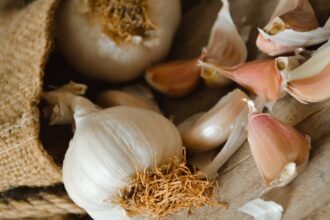 découvrez des remèdes maison efficaces et naturels pour soulager divers maux. nos conseils pratiques vous aideront à favoriser votre bien-être tout en faisant des économies.