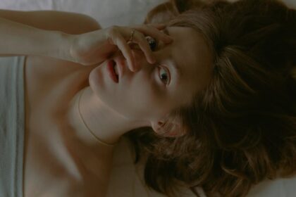 découvrez des remèdes efficaces pour soulager la sensibilité dentaire. apprenez des astuces naturelles et des conseils pour apaiser vos dents sensibles et retrouver votre confort. ne laissez pas la douleur vous freiner, essayez nos solutions simples dès aujourd'hui!