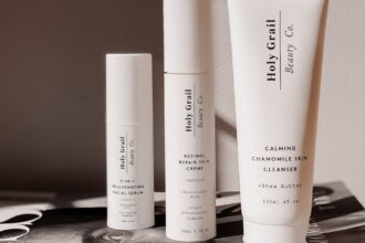 découvrez les bienfaits du rétinol pour votre peau : combattez le vieillissement, améliorez la texture et révélez un teint éclatant grâce à ce puissant ingrédient. informez-vous sur son utilisation et choisissez les meilleurs produits pour en tirer le meilleur parti.