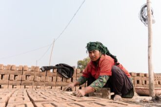 découvrez des solutions efficaces pour la rougeur persistante du visage. apprenez les causes, les remèdes et les conseils pour apaiser votre peau et retrouver un teint uniforme.