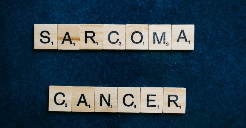 le sarcome est un type rare de cancer qui se forme dans les tissus conjonctifs tels que les os, les muscles et le tissu adipeux. découvrez les causes, les symptômes et les options de traitement pour cette maladie complexe.