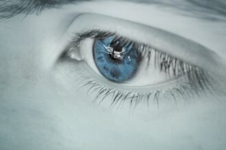 découvrez tout sur la sensibilité : ses définitions, ses enjeux dans les relations humaines et son impact sur la vie quotidienne. apprenez à mieux comprendre et gérer vos émotions.