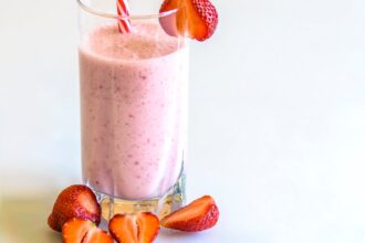 découvrez nos smoothies riches en calories, parfaits pour une énergie soutenue et un complément nutritif. idéals pour les sportifs ou ceux qui cherchent à prendre du poids de manière saine, ces mélanges délicieux allient saveurs et bienfaits. essayez nos recettes crémeuses et rassasiantes dès aujourd'hui!