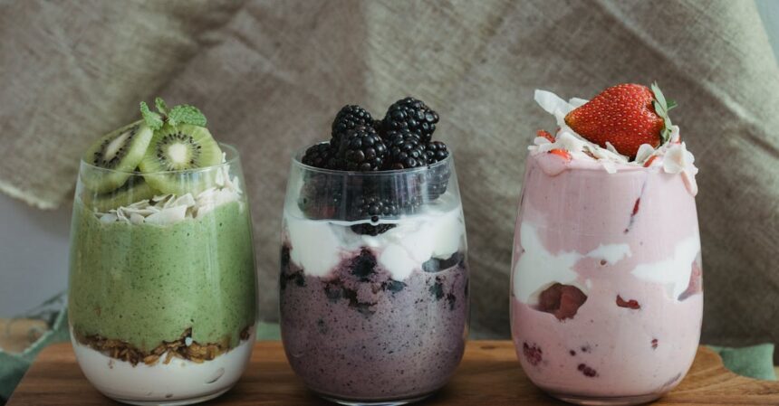 découvrez notre sélection de délicieuses recettes de smoothies protéinés, parfaits pour un petit déjeuner énergisant ou une collation nutritive. riches en protéines et en saveurs, ces smoothies vous aident à atteindre vos objectifs santé tout en ravissant vos papilles.