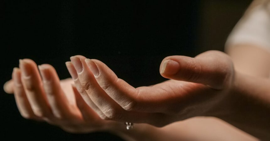 découvrez notre gamme de soins pour peaux foncées, spécialement formulée pour nourrir, hydrater et sublimer votre teint. obtenez une peau radieuse et éclatante grâce à des ingrédients naturels et efficaces.