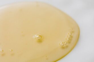 découvrez les bienfaits du miel pour votre peau avec notre gamme de soins. nourrissez, hydratez et réparez votre épiderme grâce à des produits naturels enrichis en miel, parfaits pour tous les types de peau.