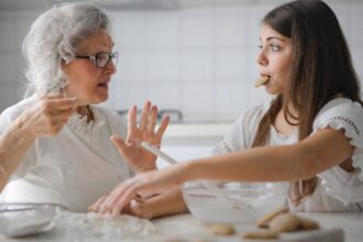 découvrez nos services de soins à domicile adaptés à vos besoins. profitez d'une assistance personnalisée pour améliorer votre qualité de vie, tout en restant dans le confort de votre foyer.