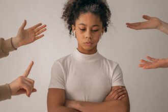 découvrez l'importance du soutien émotionnel dans votre vie quotidienne. apprenez comment les relations, l'écoute et la compréhension peuvent renforcer votre bien-être mental et émotionnel.