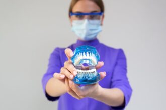 découvrez des soins orthodontiques de qualité pour un sourire parfait. notre équipe d'experts vous accompagne à chaque étape, offrant des traitements personnalisés adaptés à vos besoins. visitez-nous pour une consultation dès aujourd'hui !