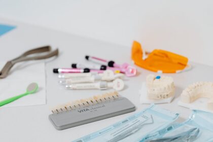 découvrez des conseils essentiels pour prendre soin de vos gencives et maintenir une bouche saine. apprenez les meilleures pratiques d'hygiène bucco-dentaire pour prévenir les maladies des gencives et favoriser un sourire éclatant.