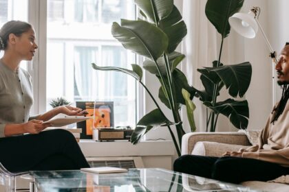 découvrez notre service de soutien psychologique, conçu pour vous aider à surmonter les défis émotionnels et mentaux. nos professionnels qualifiés offrent un accompagnement personnalisé pour améliorer votre bien-être et votre qualité de vie.
