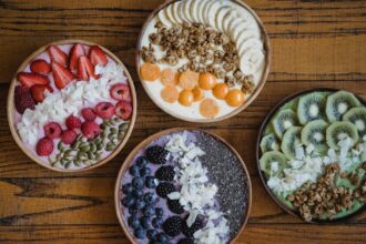 découvrez les super-aliments : ces trésors nutritionnels riches en vitamines, minéraux et antioxydants qui boostent votre santé. apprenez comment les intégrer facilement dans votre alimentation quotidienne pour un bien-être optimal.
