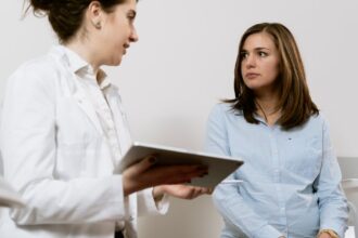 découvrez le test de grossesse clearblue, une solution fiable et facile à utiliser pour confirmer votre grossesse avec précision. obtenez des résultats rapides et clairs pour vous accompagner dans cette étape importante de votre vie.