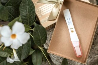découvrez notre guide complet sur les tests de grossesse : comment les utiliser, leur fiabilité, et tout ce que vous devez savoir pour vérifier si vous êtes enceinte. obtenez des conseils utiles et des informations médicales pour vous accompagner dans cette étape importante.