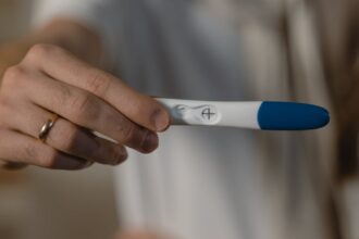 découvrez tout ce que vous devez savoir sur les tests de grossesse : types, fonctionnement, fiabilité et conseils pour interpréter vos résultats. informez-vous pour prendre les meilleures décisions concernant votre santé et votre avenir.
