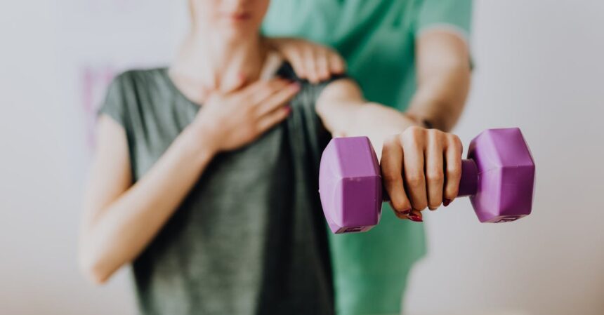 découvrez l'ostéopathie, une approche thérapeutique douce qui aide à soulager les douleurs et à améliorer le bien-être général. apprenez comment cette pratique manuelle se concentre sur la mobilité, l'équilibre et l'harmonie du corps pour favoriser la guérison naturelle.