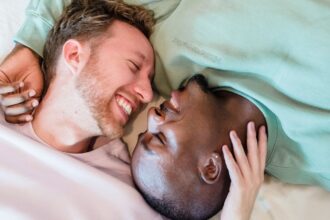découvrez des solutions efficaces en thérapie de couples pour améliorer votre relation. apprenez à surmonter les défis émotionnels, à communiquer harmonieusement et à renforcer votre lien amoureux. ensemble, transformez votre vie de couple.