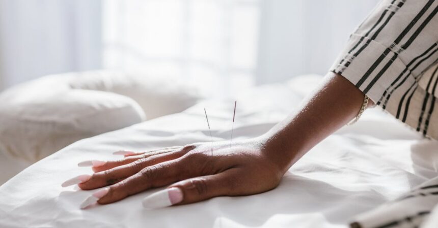 découvrez les bienfaits de la thérapie des mains pour améliorer votre mobilité et réduire la douleur. nos techniques spécialisées favorisent la récupération fonctionnelle et le bien-être de vos mains après une blessure ou une intervention chirurgicale.