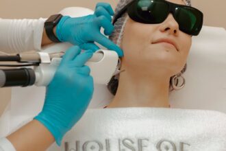 découvrez les innovations en matière de traitement au laser, des solutions efficaces et non invasives pour une variété de problèmes dermatologiques et esthétiques. améliorez votre peau et votre bien-être grâce à nos technologies avancées.