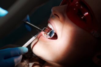 découvrez nos solutions efficaces pour le traitement des caries dentaires. obtenez des conseils d'experts, des informations sur les procédures et des astuces pour maintenir une bonne santé bucco-dentaire.