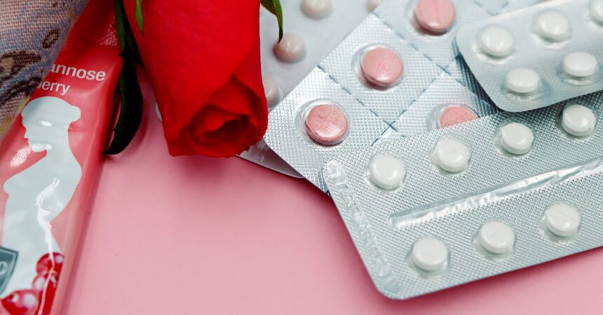 la thérapie de remplacement hormonal (trh) est un traitement visant à soulager les symptômes de la ménopause et à rétablir l'équilibre hormonal chez les femmes. découvrez ses avantages, ses méthodes et son impact sur la santé globale.