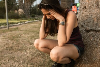 découvrez des stratégies efficaces pour gérer l'anxiété, comprendre ses causes et apprendre des techniques de relaxation pour améliorer votre bien-être mental.