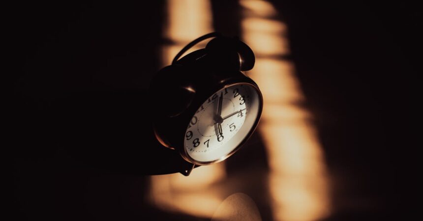 découvrez l'importance des rythmes circadiens et leur impact sur votre santé. apprenez comment réguler votre sommeil, optimiser votre productivité et améliorer votre bien-être grâce à une compréhension approfondie de votre horloge biologique.