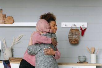 découvrez tout ce qu'il faut savoir sur les tumeurs bénignes : définition, caractéristiques, traitements et implications pour la santé. informez-vous sur leur développement et leur prise en charge.