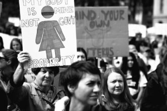 découvrez tout ce que vous devez savoir sur l'utérus rétroversé : causes, symptômes et implications sur la santé reproductive. informez-vous sur cette condition courante et apprenez comment elle peut affecter votre fertilité et votre bien-être global.