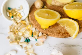 découvrez les vitamines essentielles pour votre santé et votre bien-être. apprenez comment ces nutriments fondamentaux jouent un rôle clé dans votre métabolisme, votre énergie et votre immunité, et explorez les meilleures sources alimentaires pour les intégrer facilement dans votre alimentation quotidienne.
