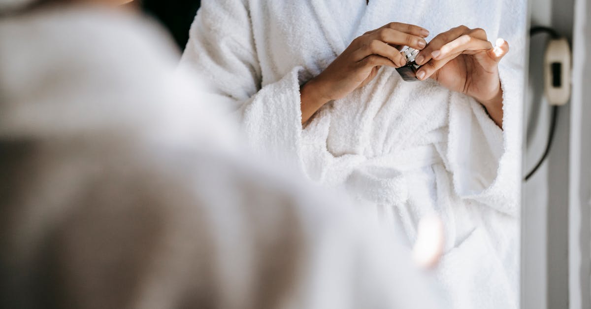 découvrez notre crème anti-taches, formulée pour réduire visiblement les imperfections cutanées et unifier votre teint. adaptée à tous les types de peau, elle hydrate et protège tout en offrant un éclat naturel.