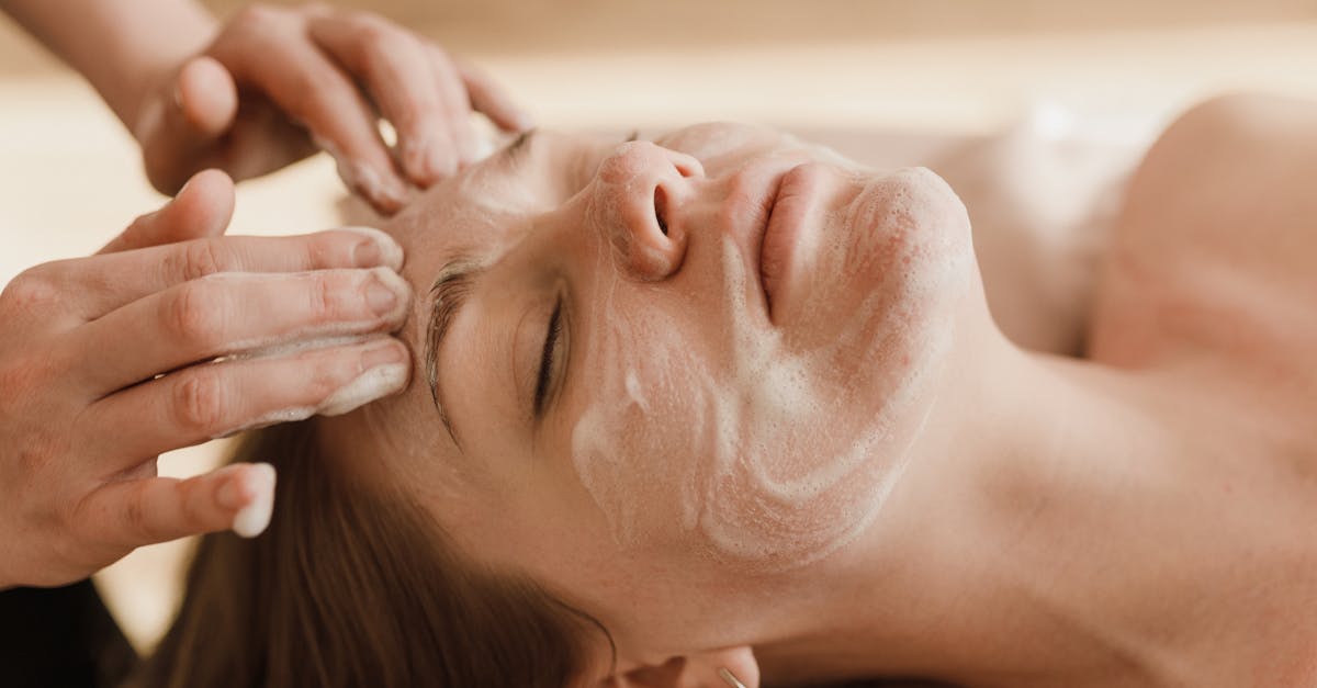 découvrez l'art du massage ayurvédique, une expérience sensorielle unique qui allie traditions millénaires et bien-être moderne. plongez dans un voyage de relaxation profonde grâce à des techniques personnalisées adaptées à votre constitution, tout en favorisant l'équilibre corporel et mental.
