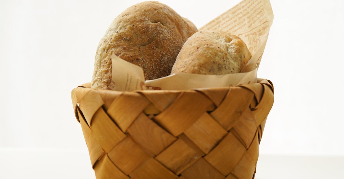 découvrez tout sur les glucides : leur rôle essentiel dans notre alimentation, les différents types, leurs bienfaits pour la santé et des conseils pour les intégrer de manière équilibrée dans votre régime quotidien.