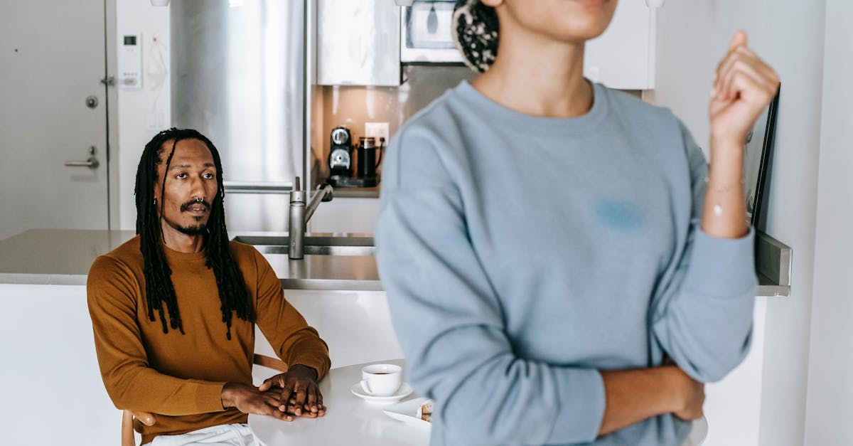 découvrez comment la thérapie de couple peut renforcer votre relation. apprenez à résoudre les conflits, améliorer la communication et retrouvez l'harmonie dans votre vie de couple grâce à des conseils professionnels et des techniques éprouvées.