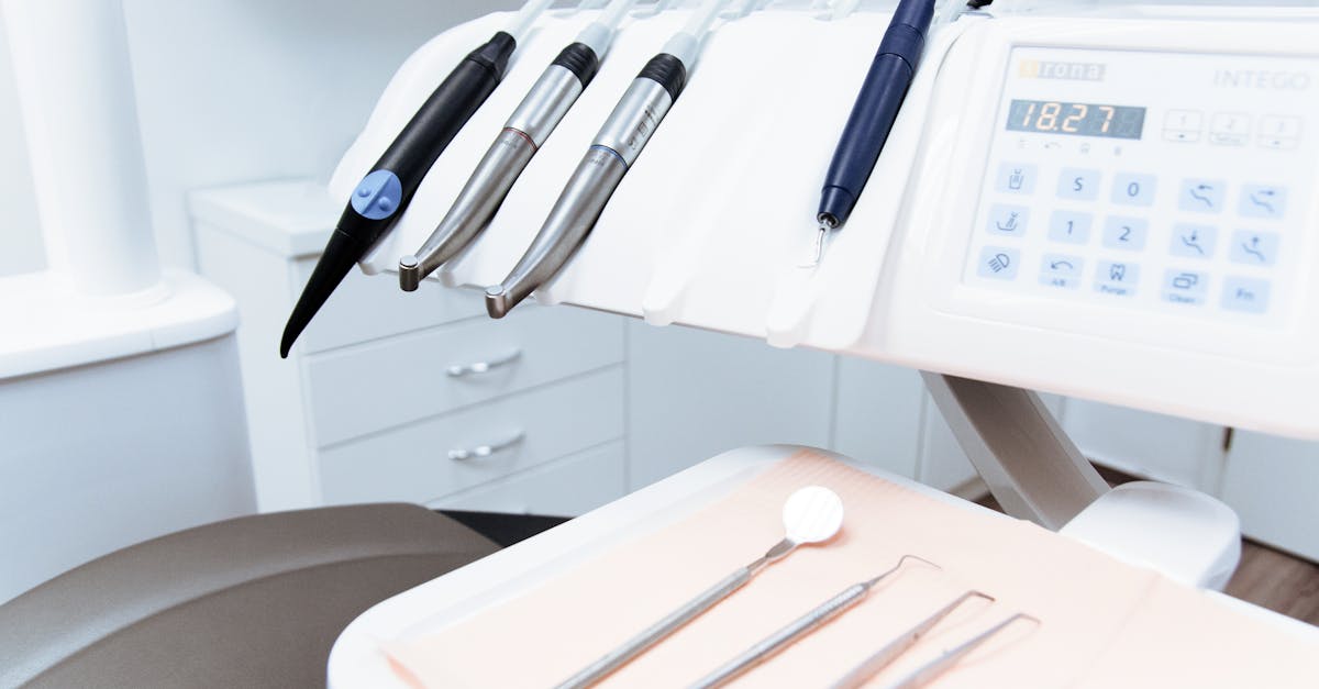 découvrez les problèmes dentaires courants, leurs causes et solutions pour maintenir une bonne santé bucco-dentaire. informez-vous sur les droits soins préventifs et curatifs.