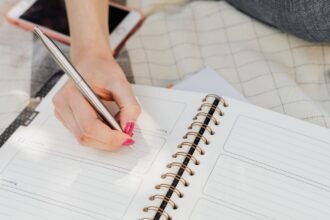 découvrez notre guide complet sur la semaine : conseils d'organisation, astuces pour optimiser votre temps, et idées d'activités enrichissantes pour chaque jour. transformez votre semaine en une expérience productive et épanouissante.