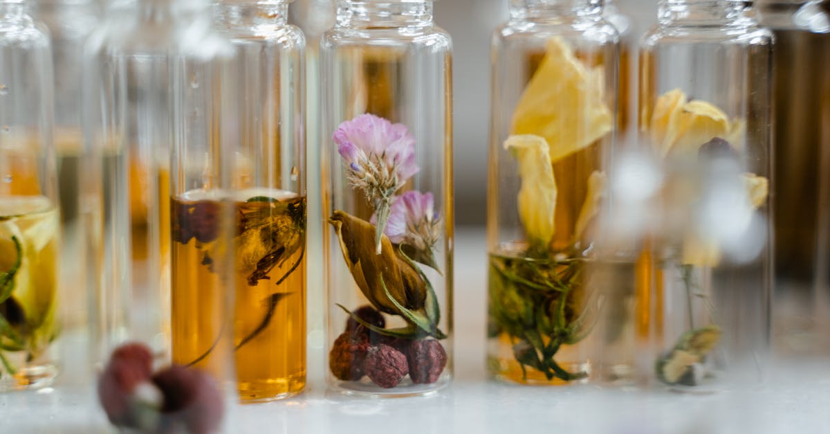 découvrez les bienfaits des huiles essentielles, des extraits naturels aux multiples vertus pour le bien-être, la santé et l'aromathérapie. plongez dans l'univers des huiles essentielles et apprenez à les utiliser au quotidien.