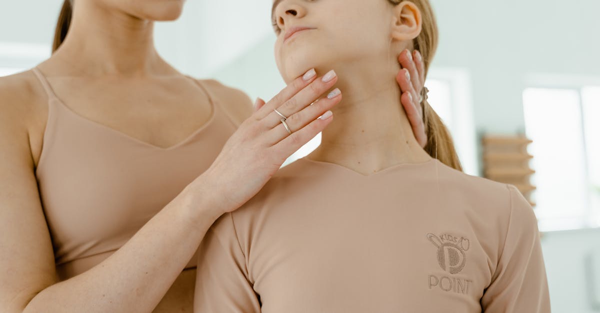 découvrez des conseils et techniques efficaces pour améliorer votre posture. apprenez à corriger vos habitudes quotidiennes afin de réduire les douleurs et optimiser votre bien-être au quotidien.