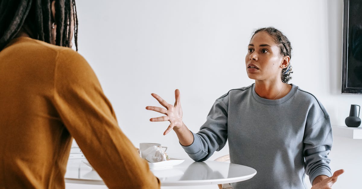 découvrez les dynamiques relationnelles, un sujet fascinant qui explore les interactions, les émotions et les comportements entre les individus. apprenez à mieux comprendre vos relations amoureuses, amicales et professionnelles pour favoriser des connections plus saines et épanouissantes.