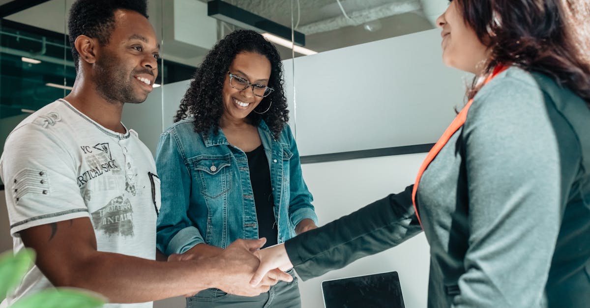 découvrez les signes révélateurs d'une relation toxique. apprenez à identifier les comportements nuisibles et à préserver votre bien-être émotionnel. ne laissez pas une relation malsaine affecter votre bonheur.