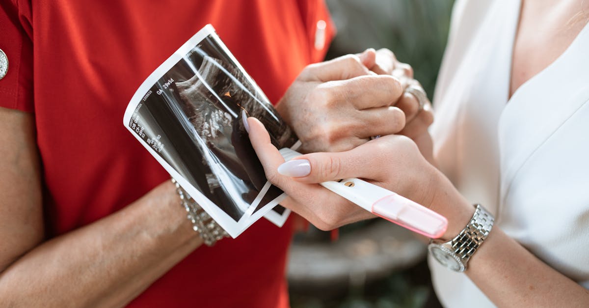découvrez les avantages de l'échographie, une technique d'imagerie médicale non invasive utilisée pour diagnostiquer et surveiller diverses conditions de santé. apprenez comment elle fonctionne, ses applications et son rôle essentiel dans le suivi de la grossesse et des problèmes abdominaux.