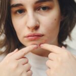 découvrez des traitements efficaces contre l'acné pour retrouver une peau saine et éclatante. explorez nos conseils, astuces et produits adaptés pour lutter contre les imperfections et améliorer votre teint.