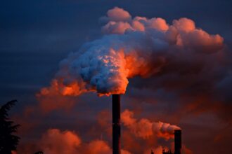 découvrez les impacts de la pollution de l'air sur notre santé et notre environnement. explorez les causes, les conséquences et les solutions pour améliorer la qualité de l'air. engagez-vous pour un avenir plus sain.
